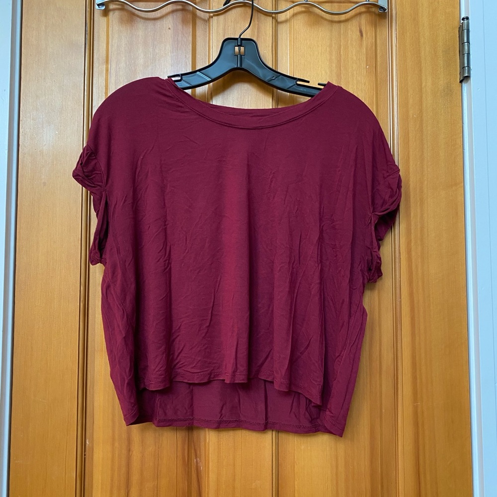 maroon crop top